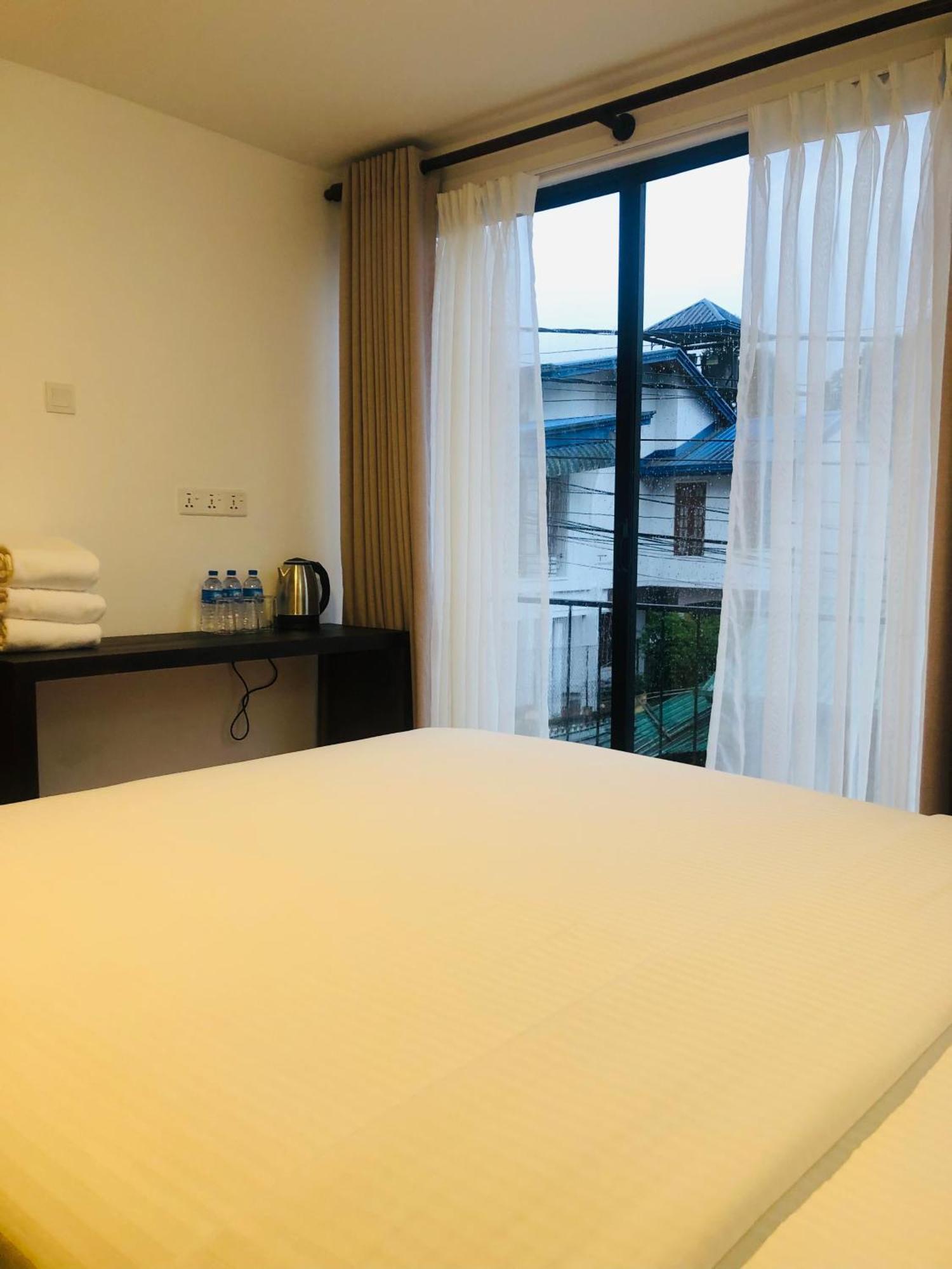 R21 Nuwara Eliya Hotel Екстериор снимка